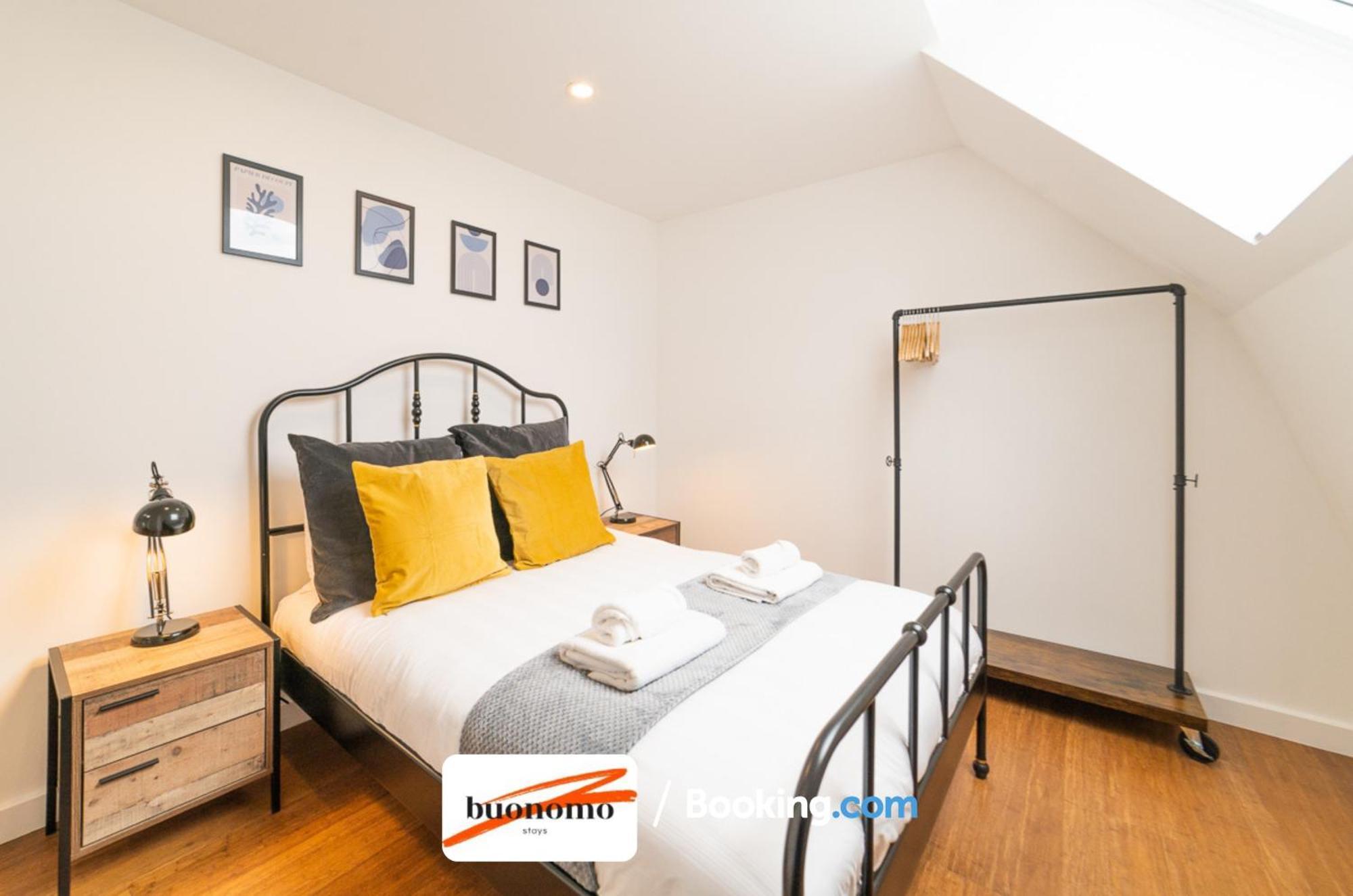 Two Bedroom Apartment At Buonomo Stays Short Lets & Serviced Accommodation Лондон Екстериор снимка