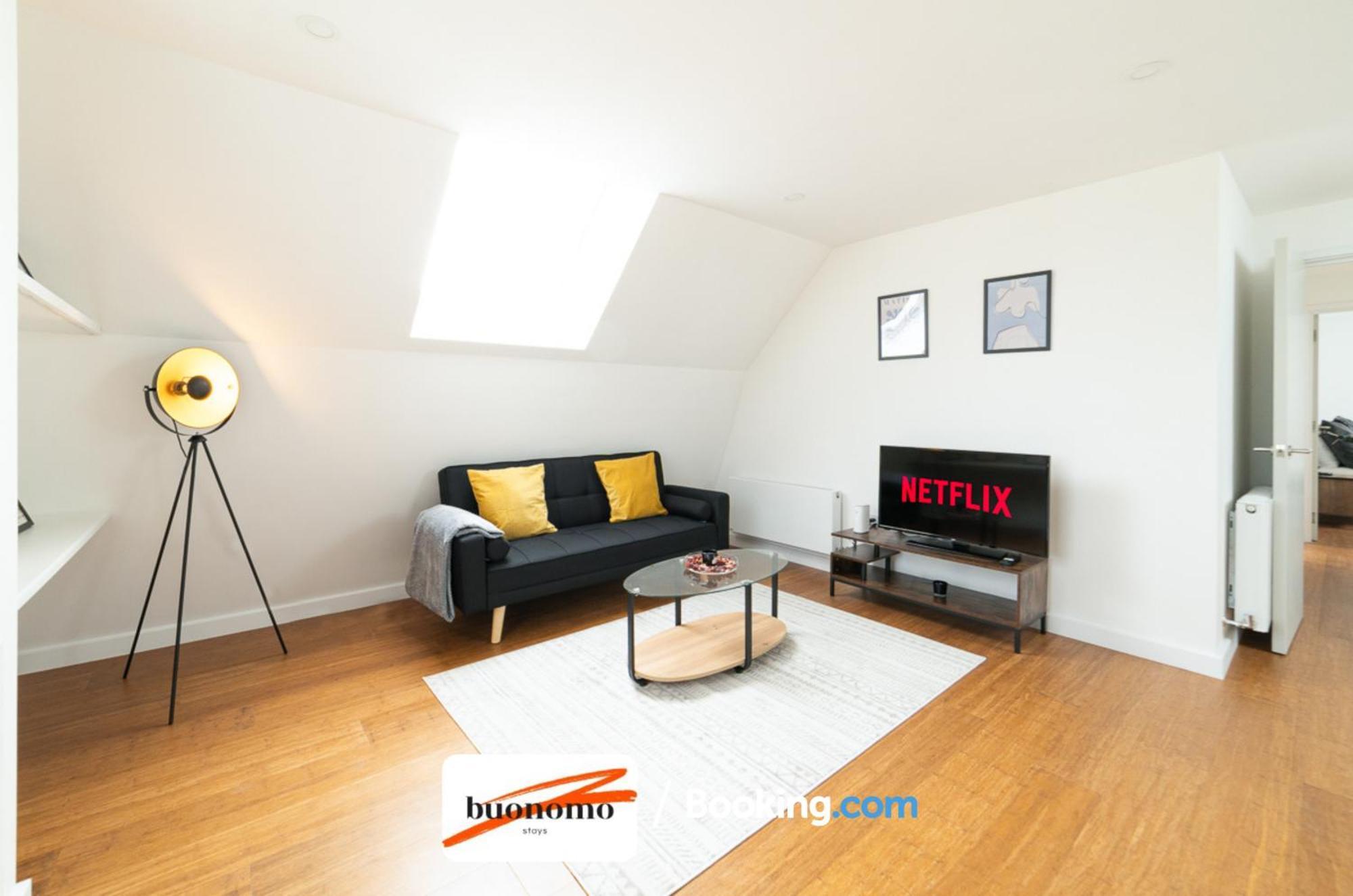 Two Bedroom Apartment At Buonomo Stays Short Lets & Serviced Accommodation Лондон Екстериор снимка