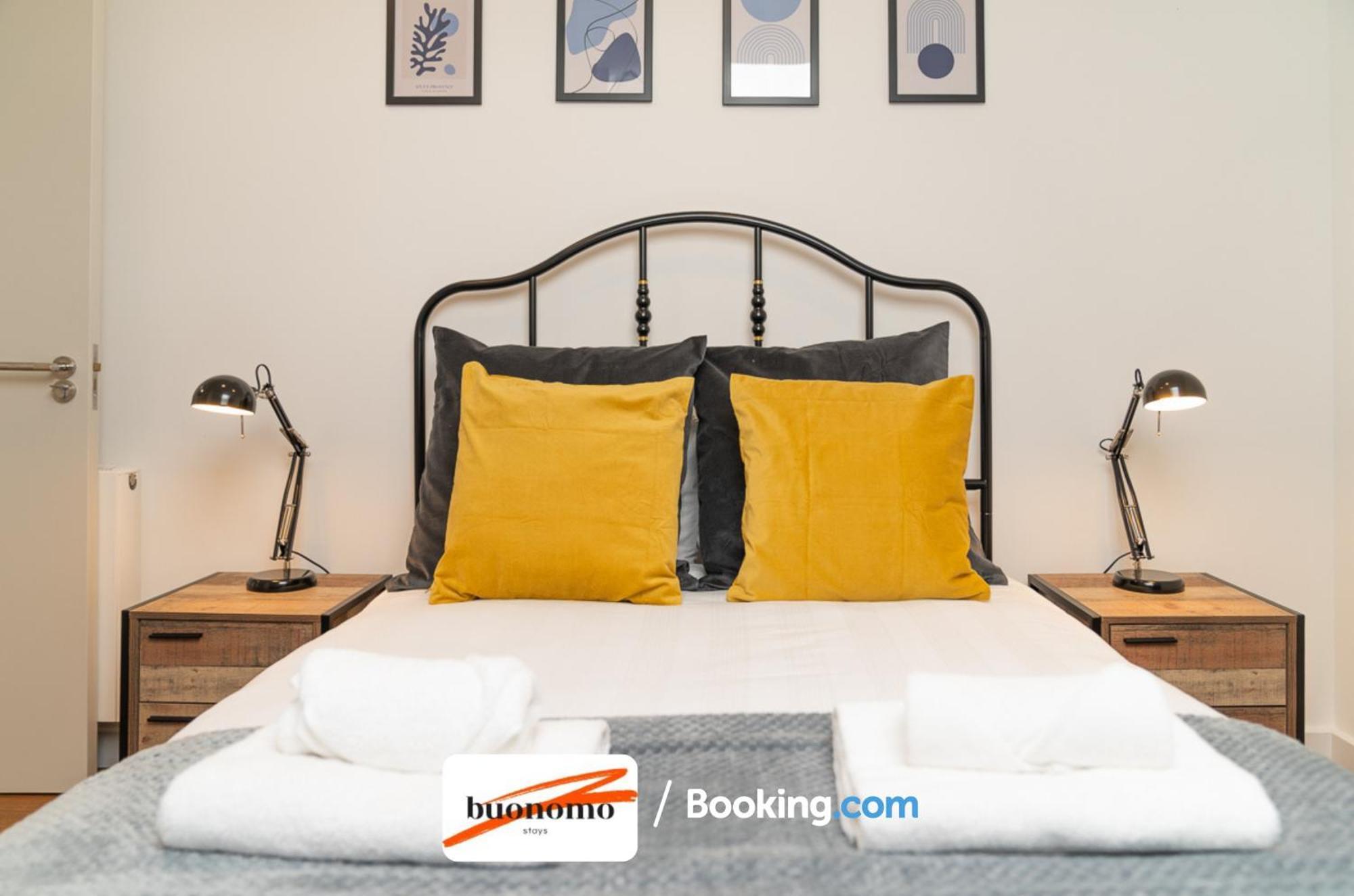 Two Bedroom Apartment At Buonomo Stays Short Lets & Serviced Accommodation Лондон Екстериор снимка