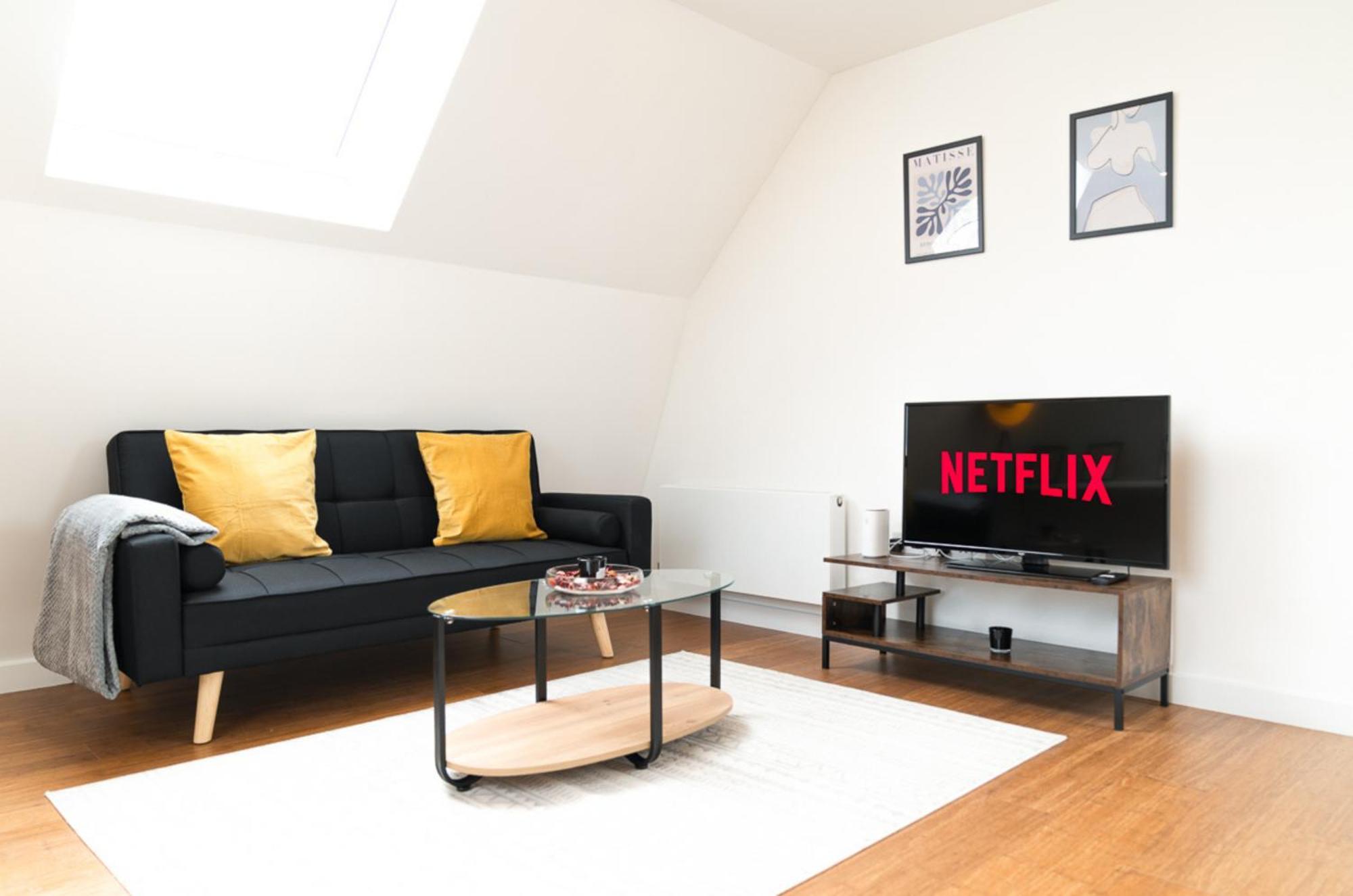 Two Bedroom Apartment At Buonomo Stays Short Lets & Serviced Accommodation Лондон Екстериор снимка