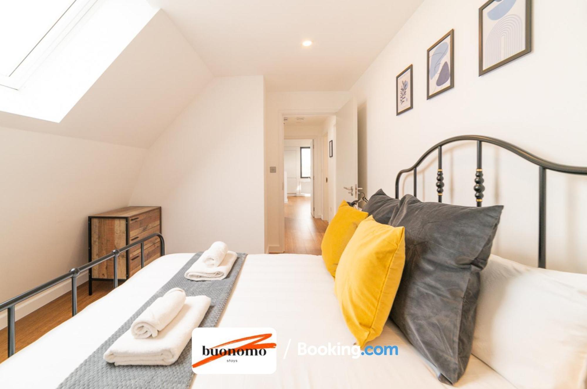 Two Bedroom Apartment At Buonomo Stays Short Lets & Serviced Accommodation Лондон Екстериор снимка