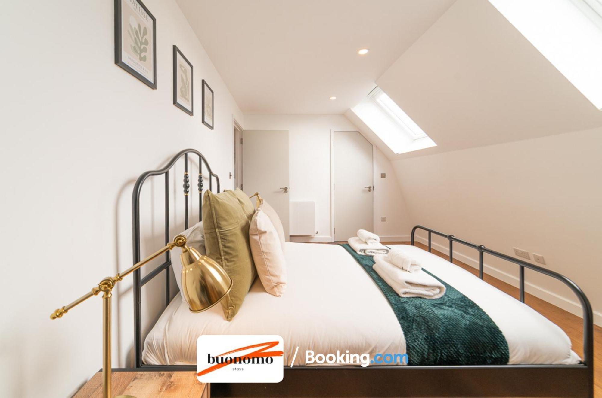 Two Bedroom Apartment At Buonomo Stays Short Lets & Serviced Accommodation Лондон Екстериор снимка