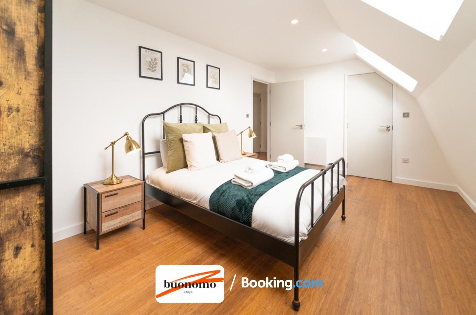 Two Bedroom Apartment At Buonomo Stays Short Lets & Serviced Accommodation Лондон Екстериор снимка